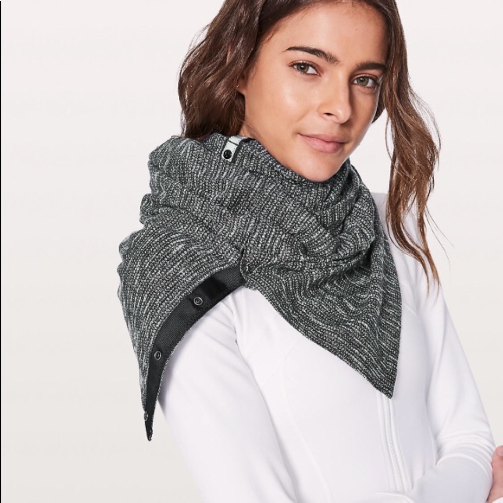 Lululemon vinyasa scarf / wrap